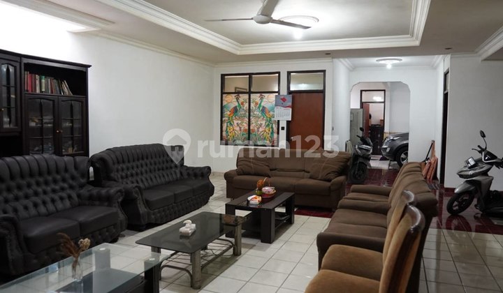 Rumah Hook 1 Lantai dengan Lebar Muka 12 Meter! 2