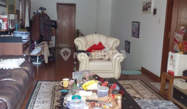 Rumah Full Furnish lantai parquet di Palem Permai Pengen Pindah