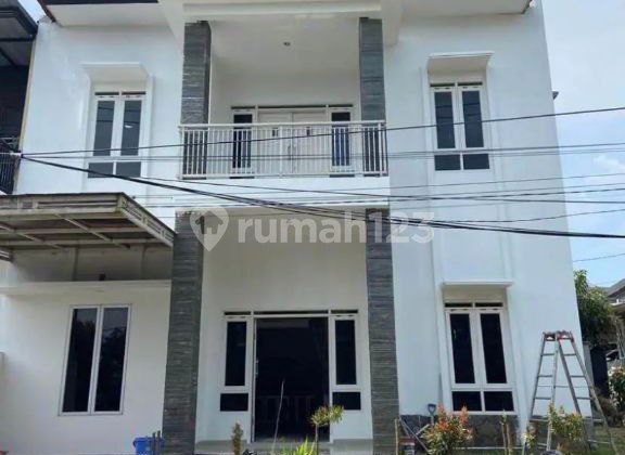 Rumah Modern 5KT di Margahayu Raya, Halaman Luas Dekat Tol Rumah Modern 5KT di Margahayu Raya, Halaman Luas Dekat Tol
