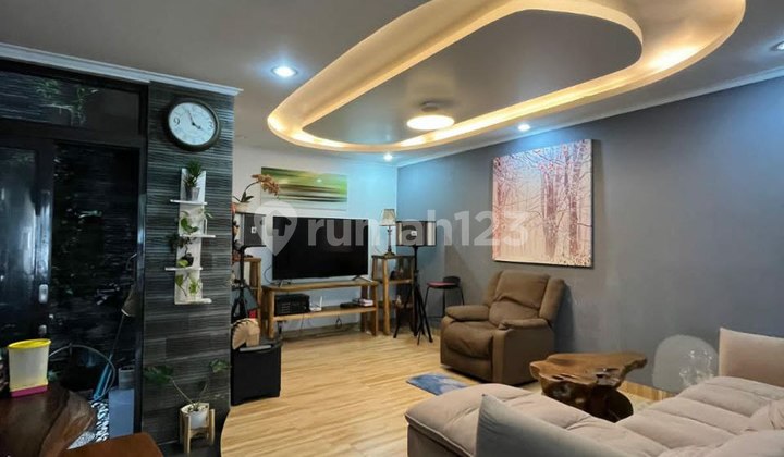 Rumah Semi Furnished 3 Lantai di Bandung City View Pasir Impun