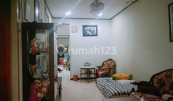 RUMAH JADUL TERAWAT STRATEGIS DI SARIJADI DEKAT PASTEUR BANDUNG RUMAH JADUL TERAWAT STRATEGIS DI SARIJADI DEKAT PASTEUR BANDUNG