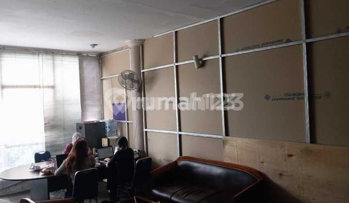 Gedung Hook 5 Lantai di Mainroad Pusat Kota Bandung, Turun Harga 2