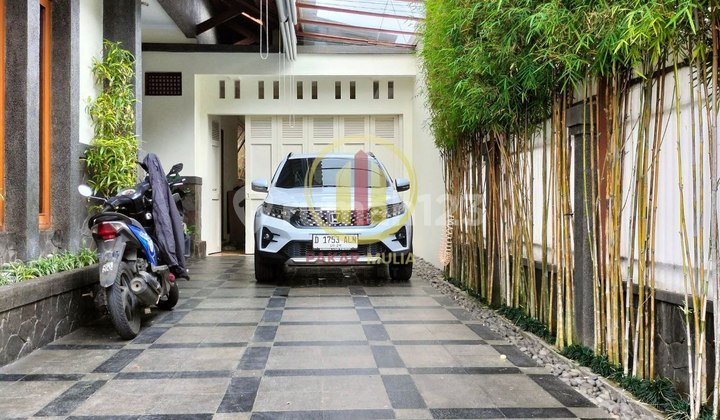 Hook! Rumah Cantik Cigadung 329M², Open Space, 3.6M! 2