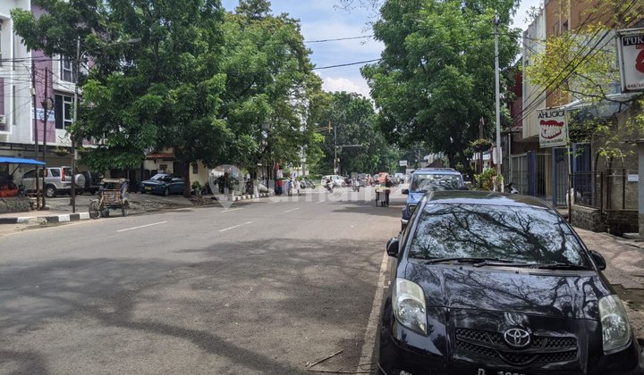 Tanah Komersial 584m² di Mainroad Moch. Toha, Bentuk Ngantong