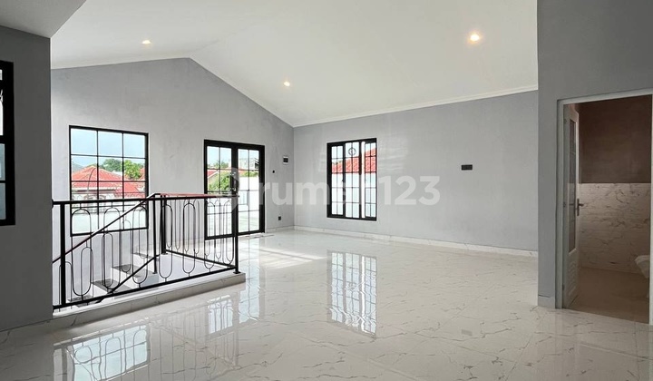 Rumah 3 Lantai Luas dan Nyaman Lokasi Idaman Kota Wisata Cibubur 2