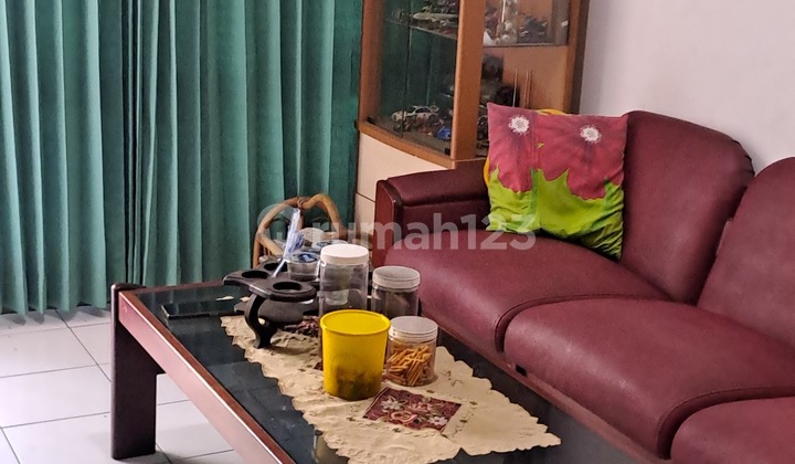 Rumah Lokasi Bagus Dengan 3 Kamar Tidur Di Taman Holis Indah. Rumah Lokasi Bagus Dengan 3 Kamar Tidur Di Taman Holis Indah.