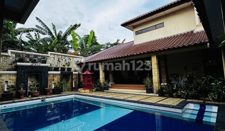 Dijual Rumah Dengan Swimming Pool Dan Halaman Yang Luas Dan Pinggir Jalan Raya Di Cinere Dijual Rumah Dengan Swimming Pool Dan Halaman Yang Luas Dan Pinggir Jalan Raya Di Cinere