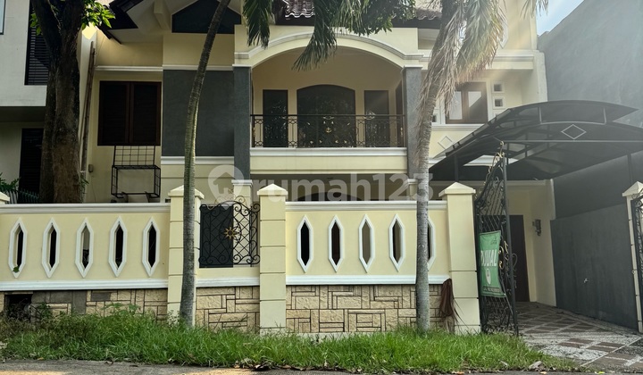 Dijual Rumah Asri dan Sejuk 2 Lantai di Puri Cinere. Baru Direnovasi Thn 2025. Berada di Lokasi yang Strategis dan Lingkungan yang Nyaman dengan View Taman. Rumah SHM Bagus