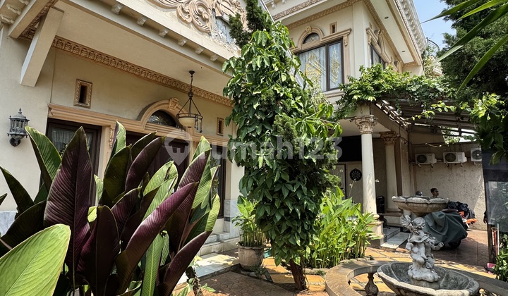 Dijual Rumah Kost Exclusive 15 Kamar Full Furnished Di Kelapa Dua Kebun Jeruk Jakbar. Full Terisi Dengan Income 40 Jt/ Bulan. Kost Dijual Rumah Kost Exclusive 15 Kamar Full Furnished Di Kelapa Dua Kebun Jeruk Jakbar. Full Terisi Dengan Income 40 Jt/ Bulan. Kost