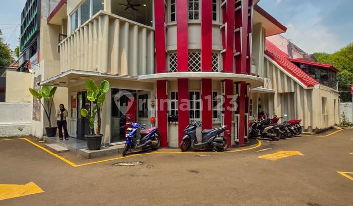 For Sale Mini Building 2 Lantai Hoek Pinggir Jalan Raya di Kebayoran Baru 1