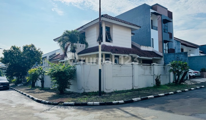 Dijual Rumah Puri Cinere Hoek 2 Lantai 300m2 Cocok Untuk Invetasi Bangunan 2 Lantai Shm Rumah SHM Rumah 2