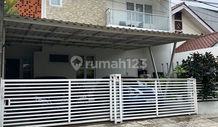 Dijual Rumah Siap Huni 2 Lantai Di Bintaro Sektor 3 Dengan Harga Terjangkau Dan Bentuk Tanah Kotak. Lokasi Strategis Bebas Banjir 