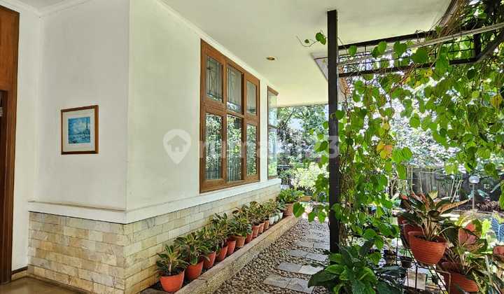 Dijual Rumah Asri Di Bumi Karang Indah Jakarta Selatan. Lokasi Rumah Terbaik. Rumah Shm Di Perumahan Bumi Karang Indah, Lebak Bulus, Cilandak, Kota Jakarta Selatan, Dki Jakarta, Indonesia, 12440, Lebak Bulus