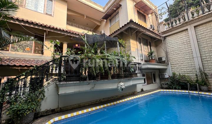 Dijual Rumah 3 Lantai di Lebak Bulus Pinggir Jalan Raya Besar. Cocok untuk Dijadikan Kantor, Tempat Usaha. 2