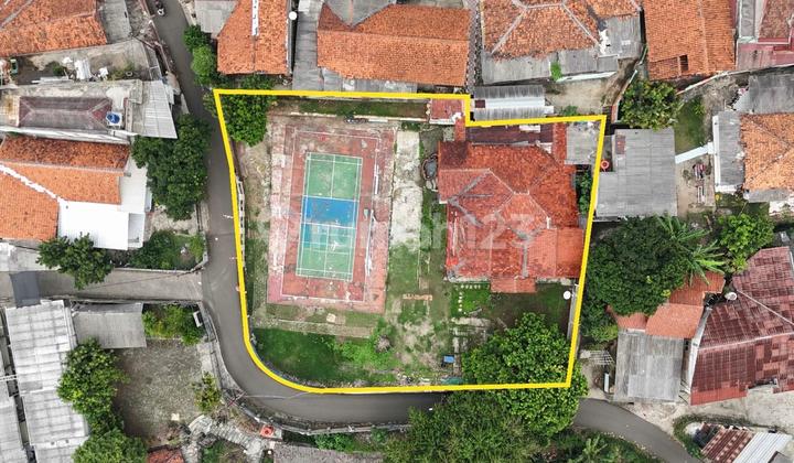 Di Jual Tanah Dengan Bangunan 1 Lantai Dan Lapangan Tenis Di Sawangan