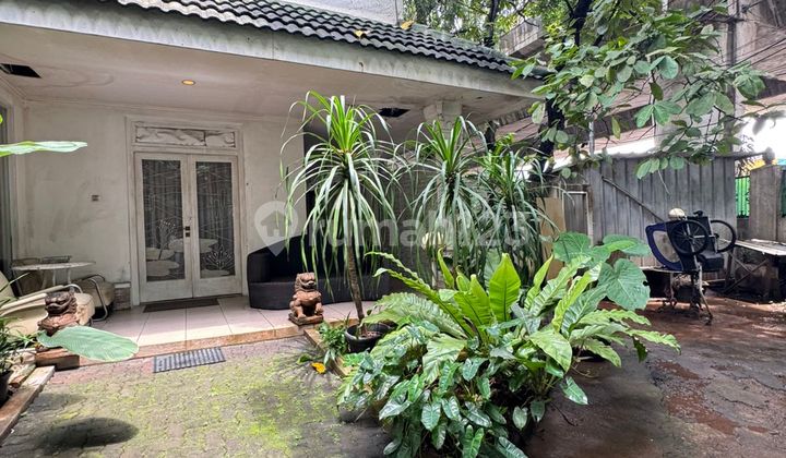 Dijual Rumah Pinggir Jalan Raya Cocok untuk Dibuat Usaha di Prapanca Jakarta Selatan