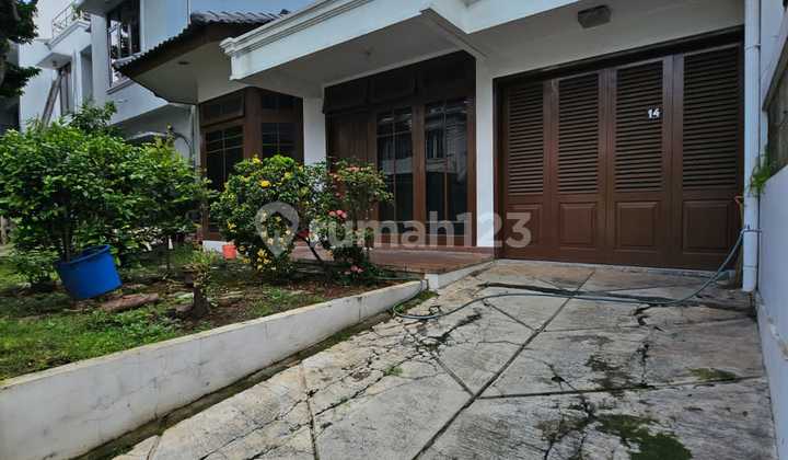 Termurah di Pondok Indah. Dijual Rumah Asri 2 Lantai di Pondok Indah. Best Price. Best Location SHM Rumah