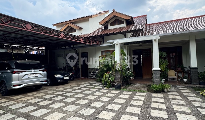 Dijual Rumah Cantik dan Asri di Andara 711 Meter dengan Halaman yang Luas. Hanya 200 Meter ke Pintu Tol Andara SHM Bagus Rumah
