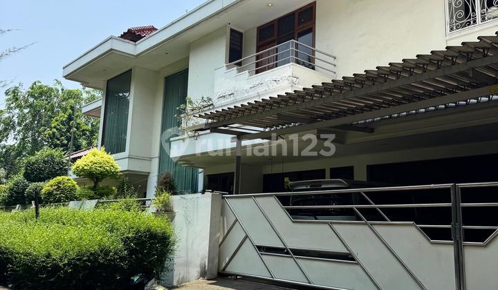 Dijual Rumah Cantik dan Asri 2 Lantai di Lokasi Terbaik di Kebun Jeruk Dekat dengan Pintu Tol 2