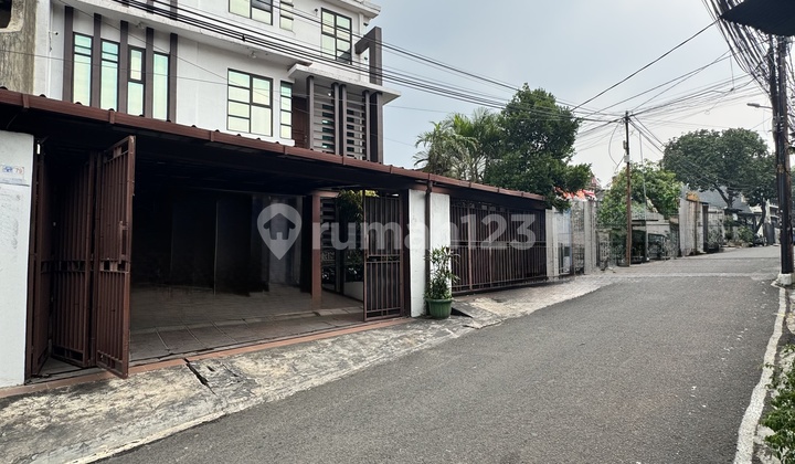 Dijual Rumah Siap Huni Cipete Minimalis Modern 3 Lantai Cocok Untuk Dijadikan Rumah Kost Eksklusif, Kantor Maupun Rumah Tinggal. SHM Bagus Rumah Dijual Rumah Siap Huni Cipete Minimalis Modern 3 Lantai Cocok Untuk Dijadikan Rumah Kost Eksklusif, Kantor Maupun Rumah Tinggal. SHM Bagus Rumah