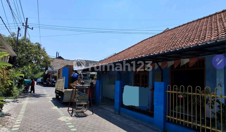 Main Road House Surabaya Krian