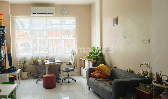 Dijual cepat ruko bagus, lokasi strategis siap untuk usaha dan tinggal di Taman Surya Boulevard