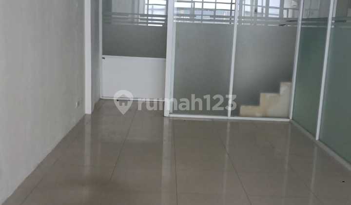 Disewakan Ruko 3.5 Lantai di Plaza Kebon Jeruk Jakarta Barat Disewakan Ruko 3.5 Lantai di Plaza Kebon Jeruk Jakarta Barat