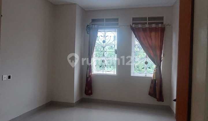 Dijual cepat rumah 2LT siap huni di Mutiara Taman Palem Jakarta Barat