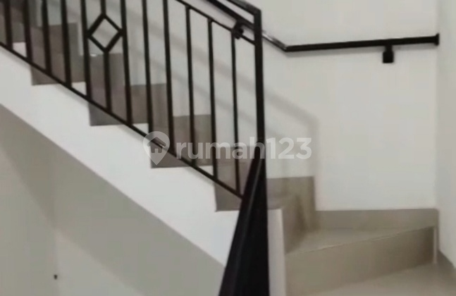 Dijual rumah bagus 3LT siap huni di Tanjung Duren Selatan Jakarta Barat 2