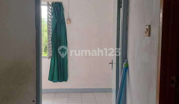 Disewakan Murah Rumah 2. Lantai di Taman Palem Lestari