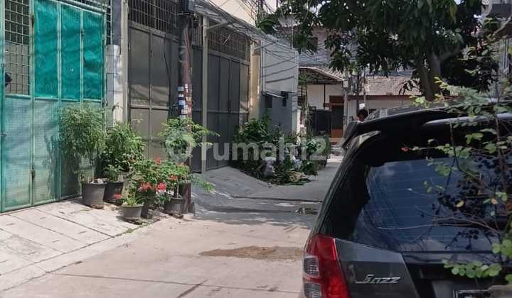 Disewakan rumah/ruko 2 Lantai di Jelambar Jakarta Barat