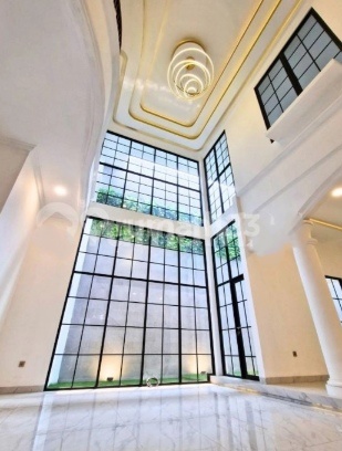 Dijual cepat rumah mewah modern classic di Tomang Jakarta Barat