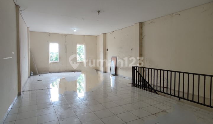 For Rent 3-Storey Shop House in Meruya, West Jakarta For Rent 3-Storey Shop House in Meruya, West Jakarta