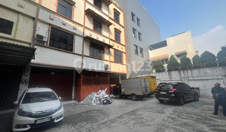 Cheap Sale 4-Story Shop House in Pengukiran, West Jakarta 2