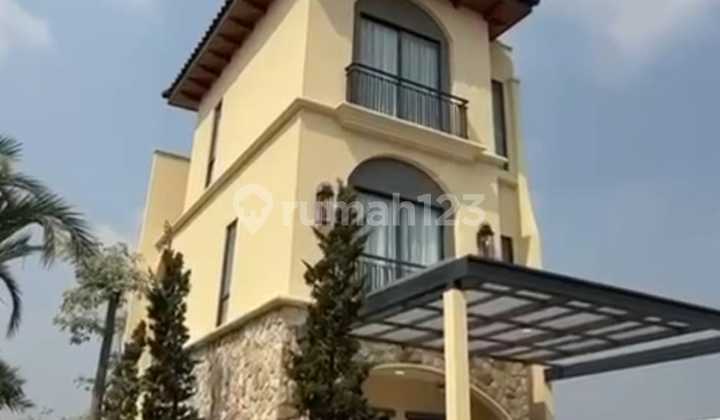 Dijual rumah meditenian house 3 LT di Malta Citra 8 Jakarta Barat