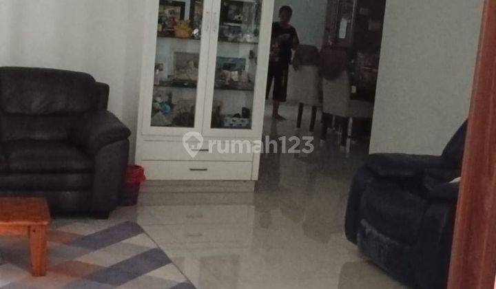 Dijual Cepat Rumah Siap Huni 2.5 Lantai Sangat Bagus di Casa Jardin 2