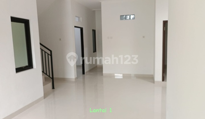 Dijual murah rumah hook bagus 2.5LT di Duri Kepa Jakarta Barat