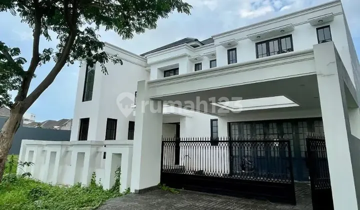 Rumah Mewah Royal Residence Desain American Style 