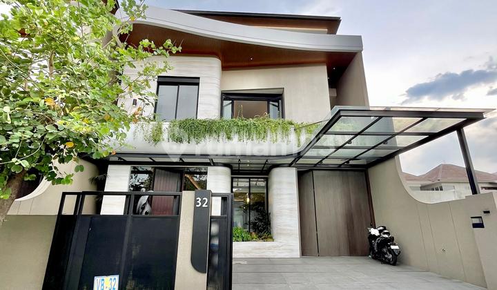Rumah Graha Famili Desain Modern Dengan Lift Baru