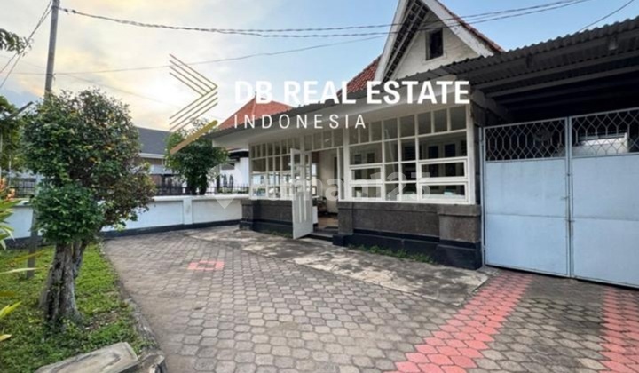 Rumah Pusat Kota Cocok Untuk Usaha Cafe Dan Klinik Rumah Pusat Kota Cocok Untuk Usaha Cafe Dan Klinik