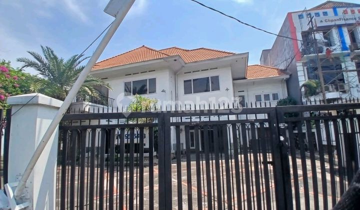 For Rent, House on Diponegoro Road, Suitable for a Cafe 1