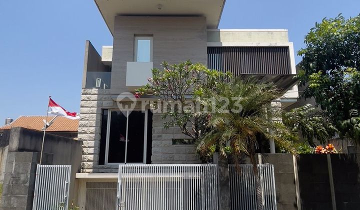 Rumah Graha Family 3 Lantai Siap Huni Terawat