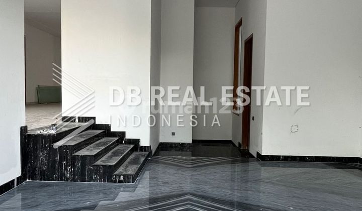 Rumah Mewah Graha Family 3 Lantai Blok Vc Baru Gress 2