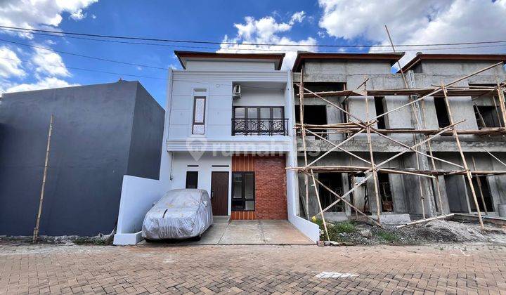 Rumah 2 Lantai | Pinggir Jalan Utama | 12 Menit Ke Tol Cijago 1