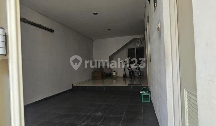 Disewakan Rumah 3,5 Lantai Di Pangeran Jayakarta 2