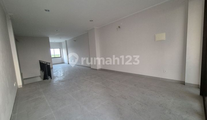 3.5-Story Shop House in Mega Kuningan Block C, Near Naga Statue, PIK 2 2