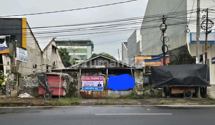 Warehouse + Shop House Area 1051 M2 Strategic Location in East Karawang Warehouse + Shop House Area 1051 M2 Strategic Location in East Karawang