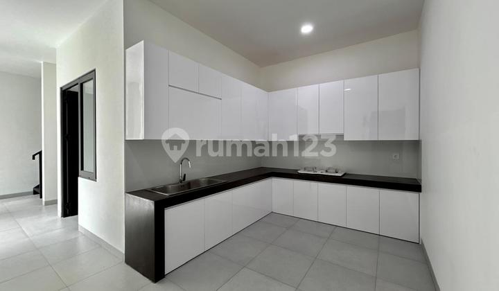 Rumah Modern, Mewah & Elgance di Puspita Loka 2