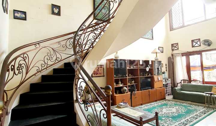 2-Story Semi-Furnished House in a Strategic Location, Kebayoran Baru