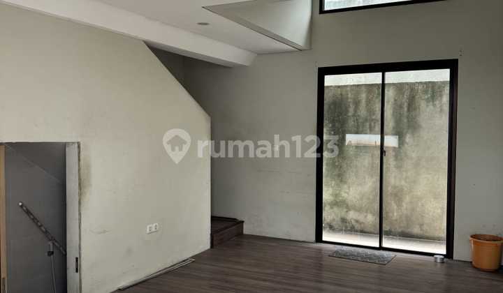 Rumah Modern Minimalis di Cendrawasih Nempel Bintaro Sektor 9 2